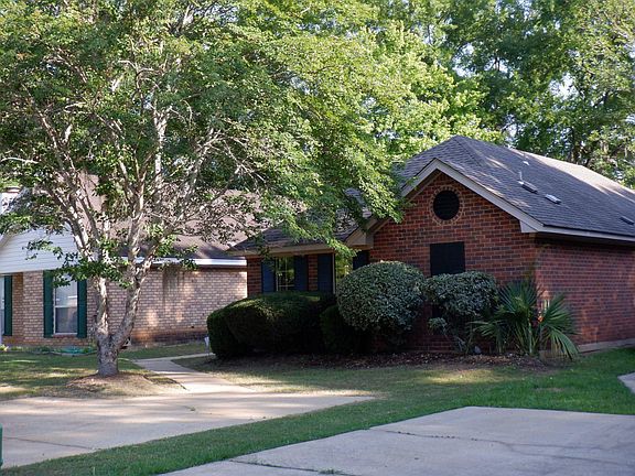 2nd image of 3662 Carriage Oaks Dr