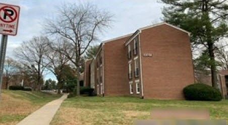 2nd image of 830 Quince Orchard Blvd