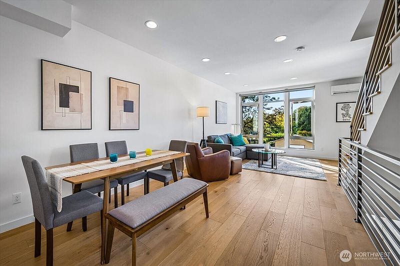 5th image of 930 28th Avenue S