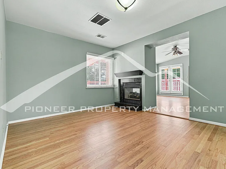 4215 W Byron Pl — Photo 12