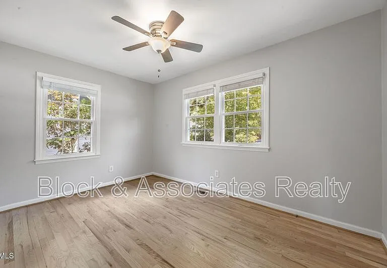 427 W Park St — Photo 14