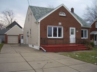63 Saint Johns Pl, Lackawanna, NY 14218