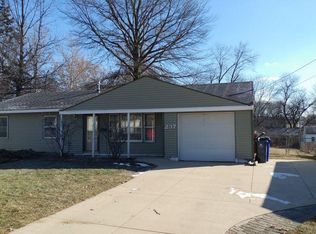 237 Jacolyn Ct NW, Cedar Rapids, IA 52405