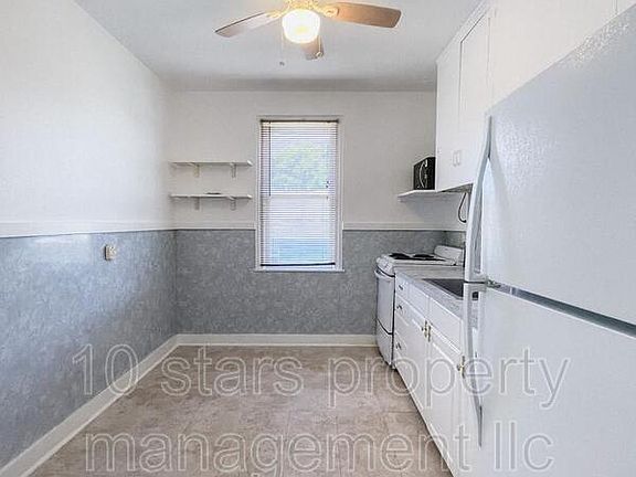 5th image of 2611 41st Ave N APT D