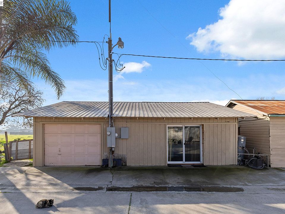 1st image of 3601 W Simmons Rd