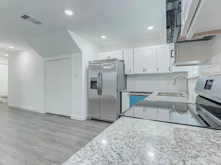 8218 Bigwood St #B — Photo 4