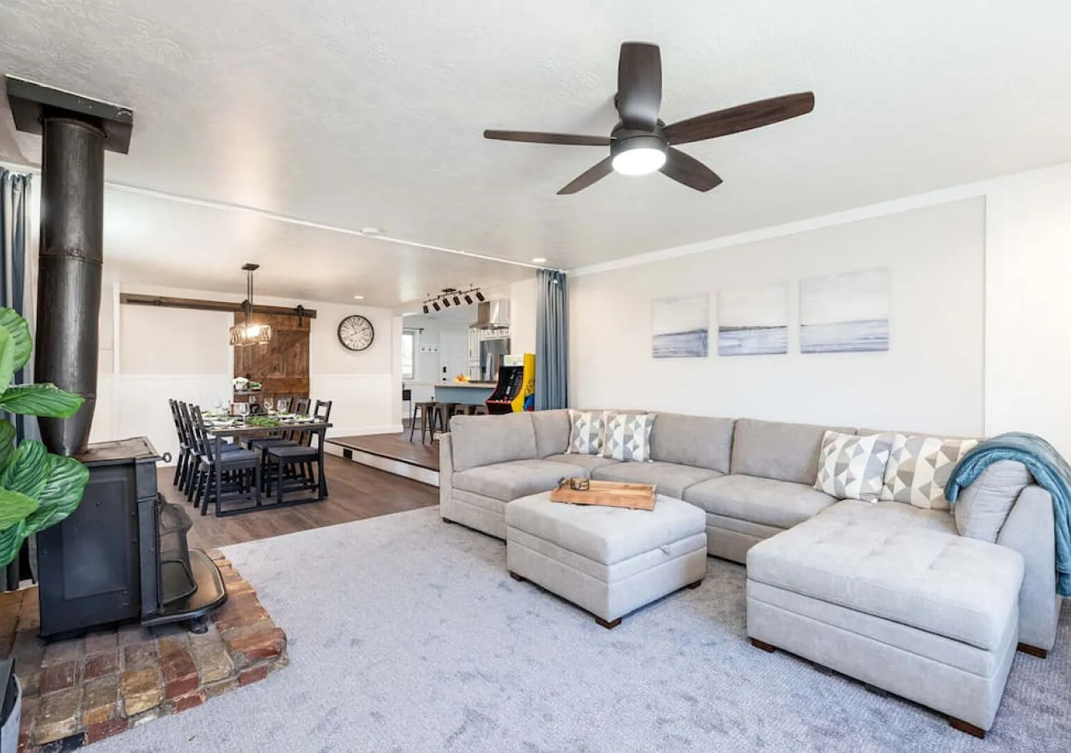 Newly Updated Modern Home Near Downtown & Airport! — Photo 3