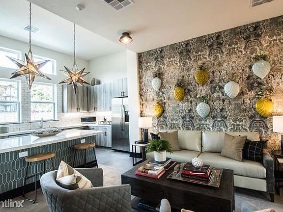 3rd image of 2504 Oakland Blvd #12047281