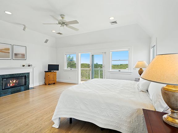 5th image of 16 Watermill Height Dr