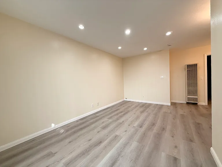 677 Villa St #1 — Photo 1
