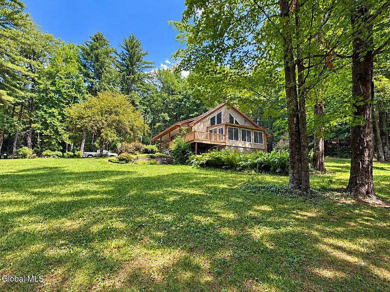 3rd image of 936 Ridge Road