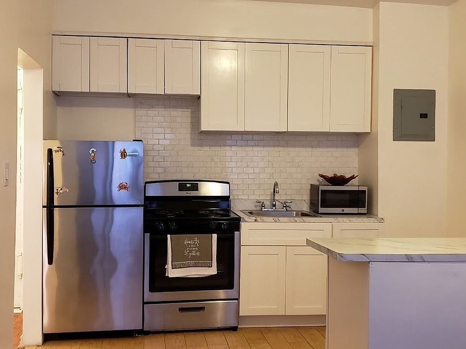 1st image of 916 41st St #3