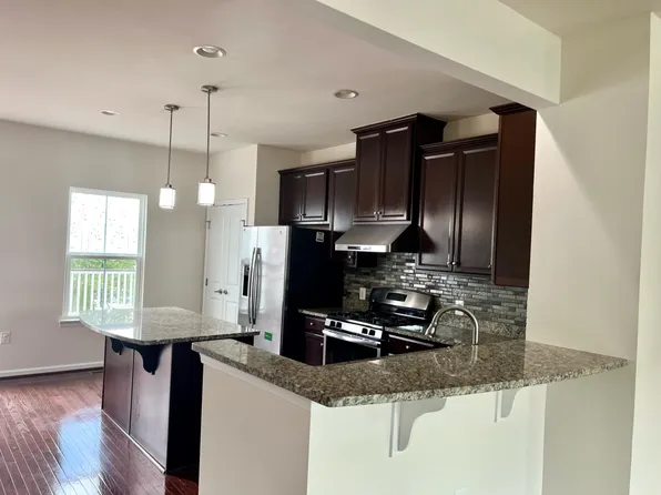 41694 Overmyer Ter, Aldie, VA 20105