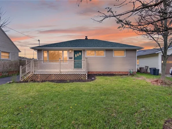 568 Heather Ln, Bedford, OH 44146