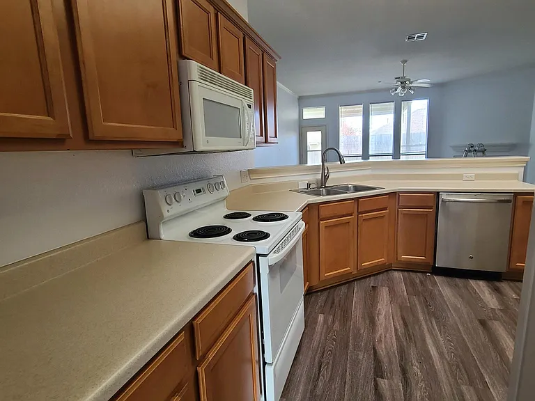 3004 Zachary Ln — Photo 21