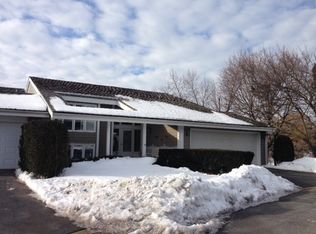 157 Briarwood Ct, Oak Brook, IL 60523