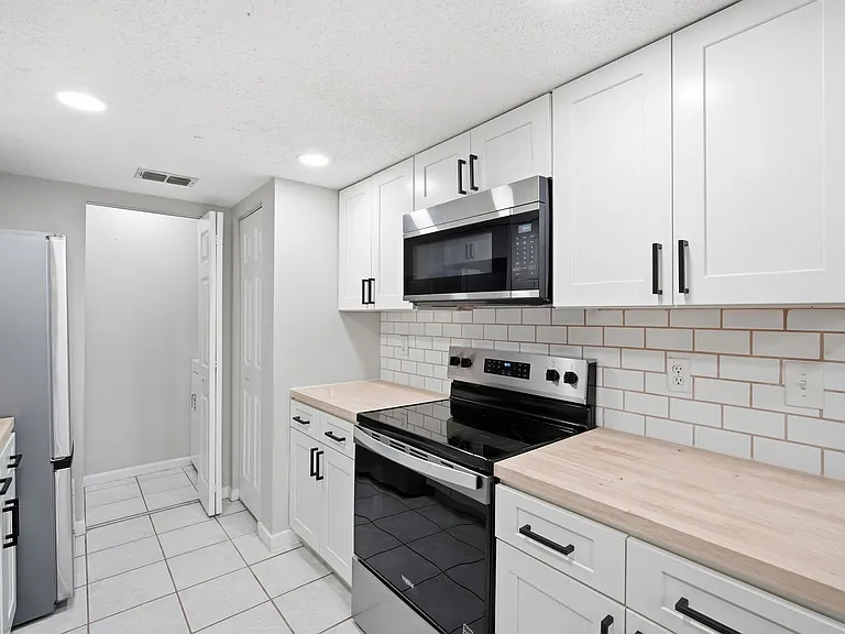 12287 Armenia Gables Cir — Photo 9