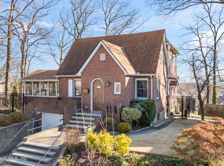 124 Saint Stephens Pl, Staten Island, NY
