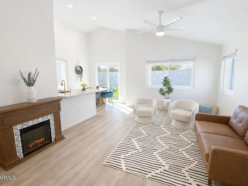 1st image of 324 S LAVEEN Drive