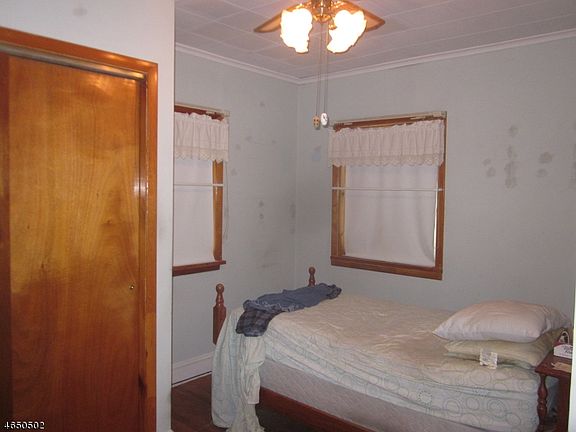 4th image of 79 Watchung Ave