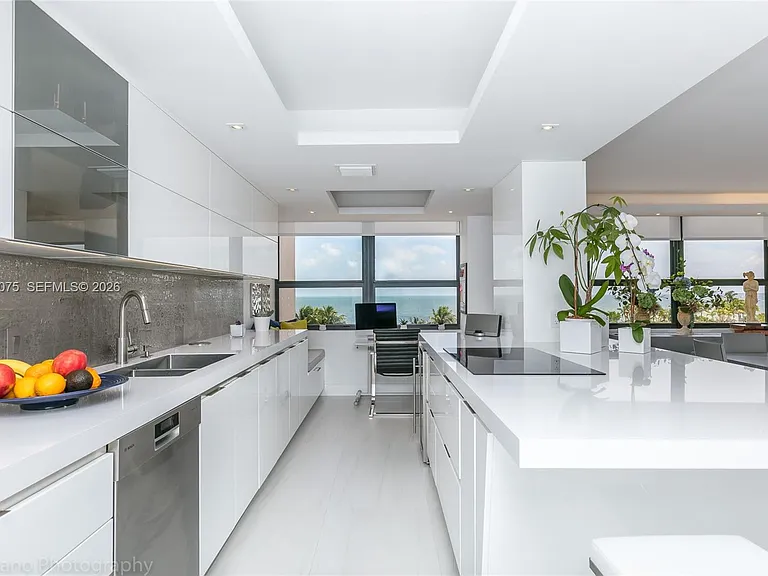3 Grove Isle Dr #C502 — Photo 7