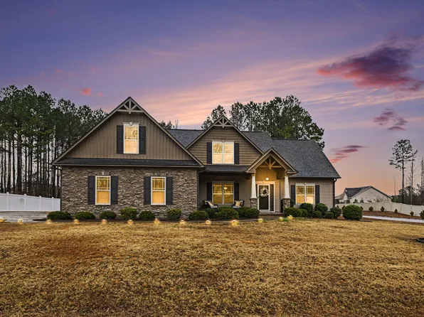 225 Summit Overlook Dr, Clayton, NC 27527