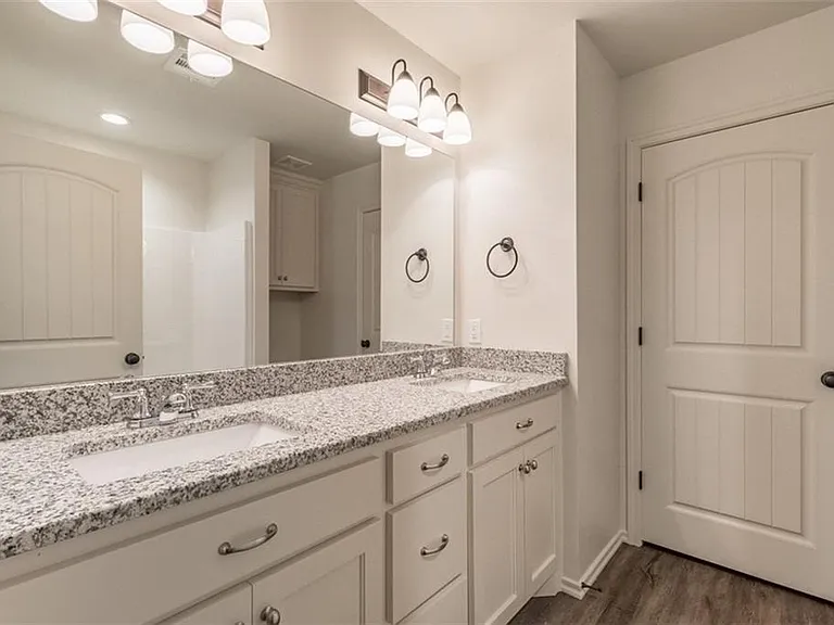 433 Chalk Hill Ct — Photo 13