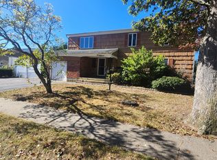 47 15th Ave, West Babylon, NY 11704