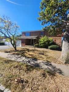 47 15th Avenue, West Babylon, NY, 11704