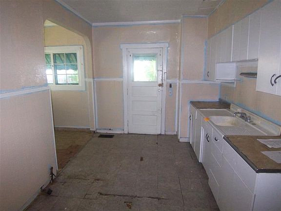5th image of 61 McOwen St