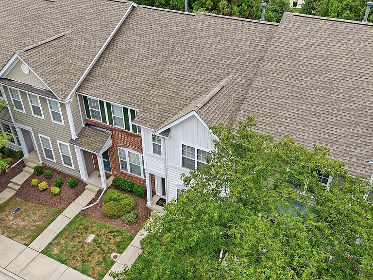 221 Grey Elm Trl — Photo 30