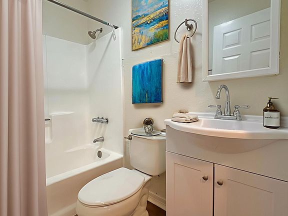 5th image of 9414 S Central Ave #1