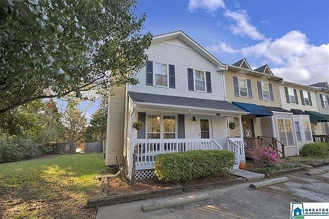 3975 Wall Street Front of Townhouse