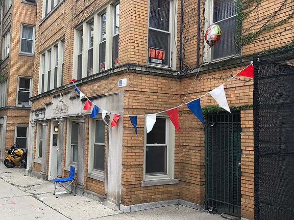 5th image of 451 W Saint James Pl #1ST