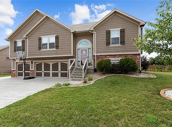 2nd image of 1500 Jules Ct
