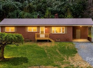 8855 Bugger Hollow Ave, Newland, NC 28657