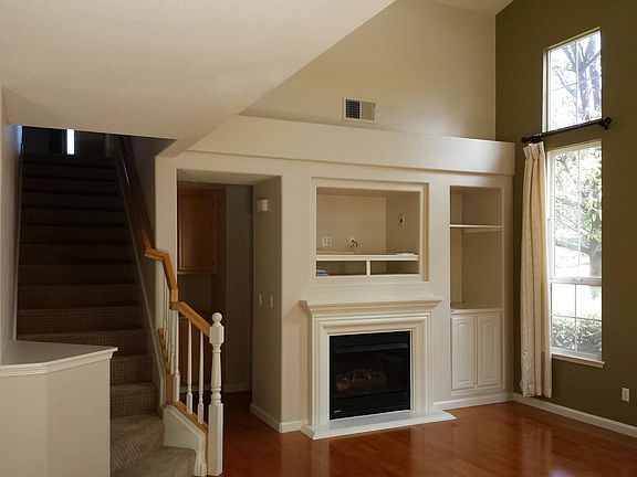 3rd image of 3132 Moncontour Ct