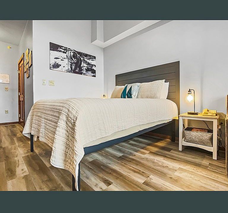 1st image of 420 Highland House