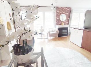143 Steeles Ave E, Toronto, ON M2M3Y5