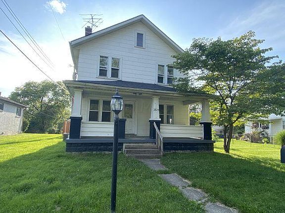 5th image of 2615 Thorndale Ave