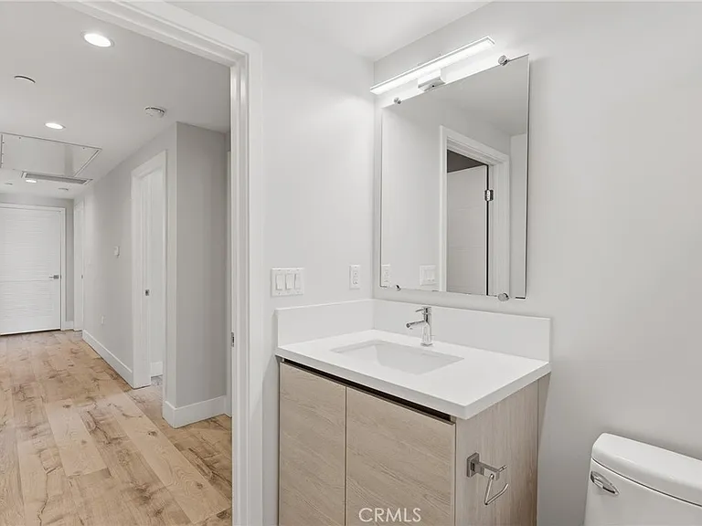 5820 La Mirada Ave #402 — Photo 23
