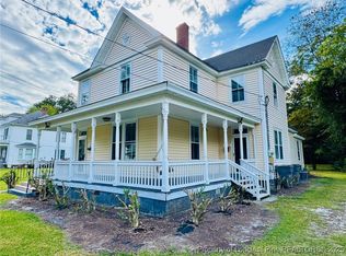 907 Caldwell St #A, Lumberton, NC 28358