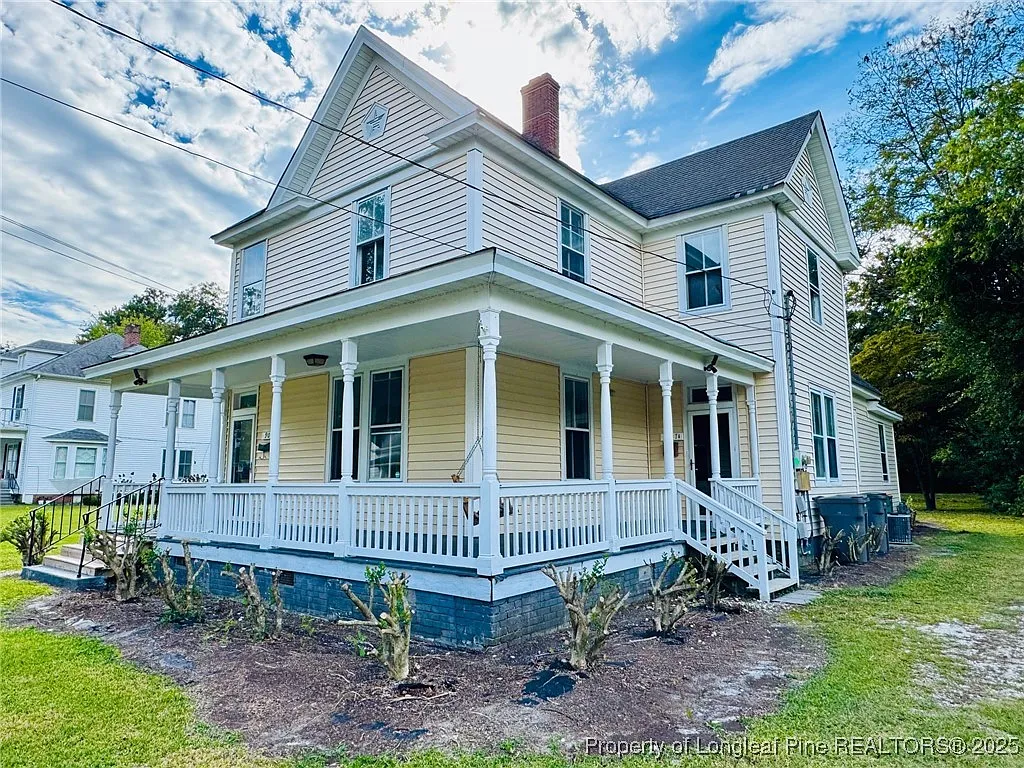 Photo 1 of 25 - 907 Caldwell St #B - Lumberton, NC Primary Photo - 907 Caldwell St #B