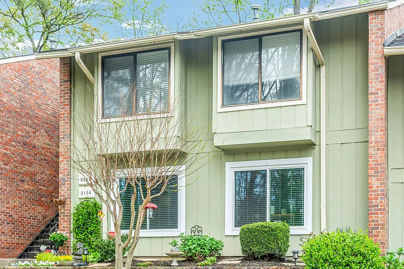 Building Photo - 2106 Palmyra Dr SE