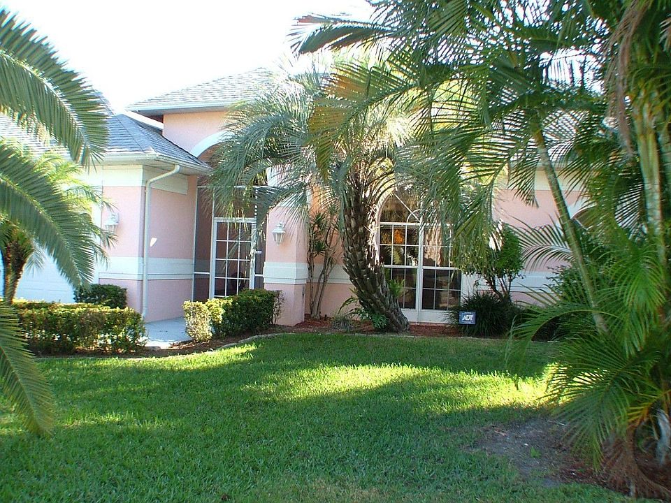 2nd image of 4423 SW 25th Ave