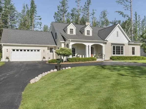 1147 Autumn Ln, Petoskey, MI 49770