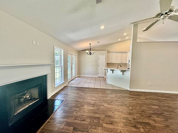 4th image of 124 Rivervale Dr