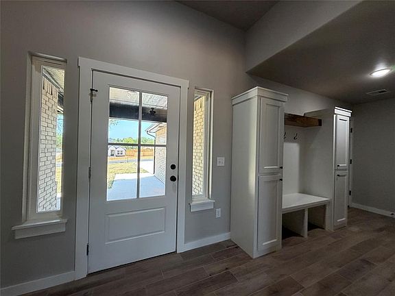 2nd image of 2204 Winter Ridge Rd