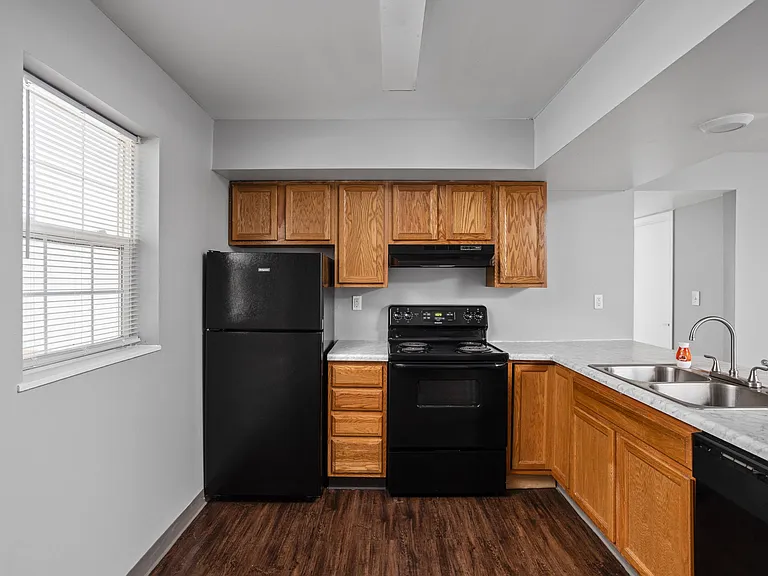 Hilltop Ridge Apartments — Photo 7