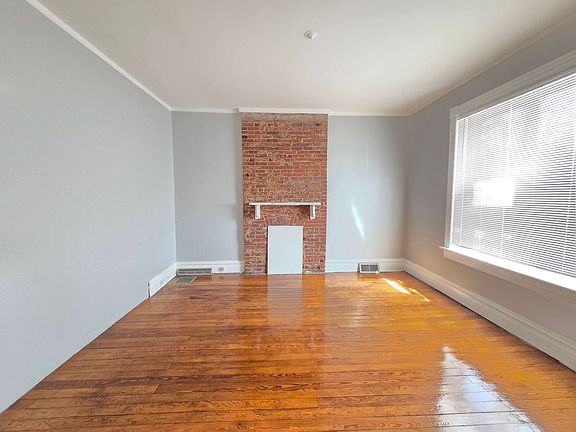 5th image of 4421-4423 Pennsylvania Ave #4421